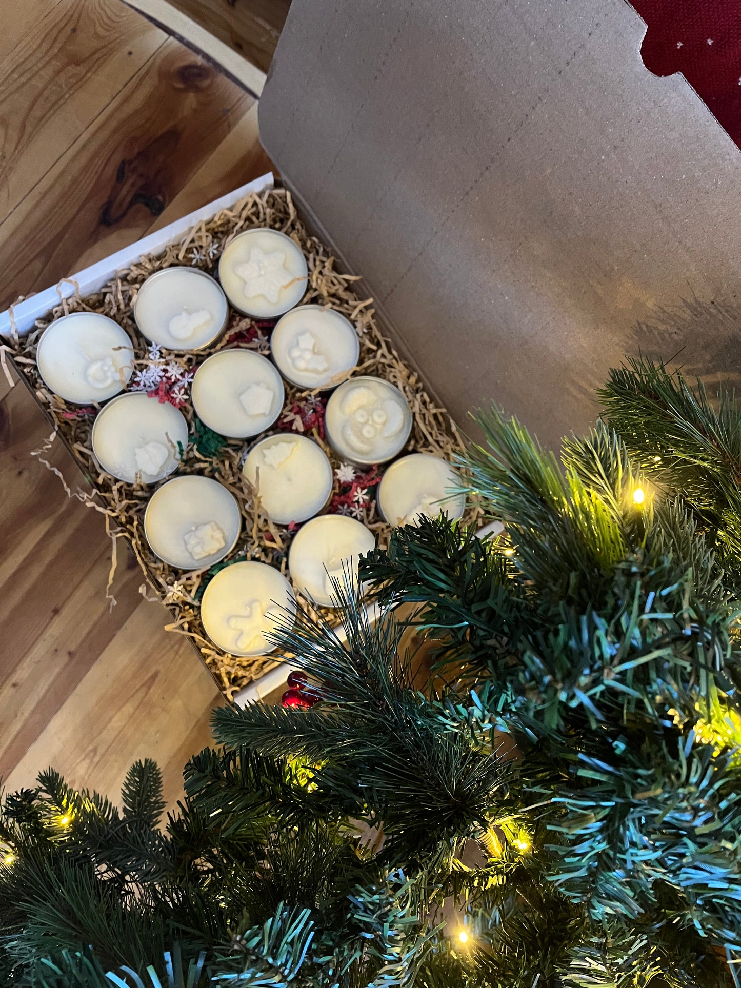 A Limited Edition 12 Scents of Christmas-Candle Box