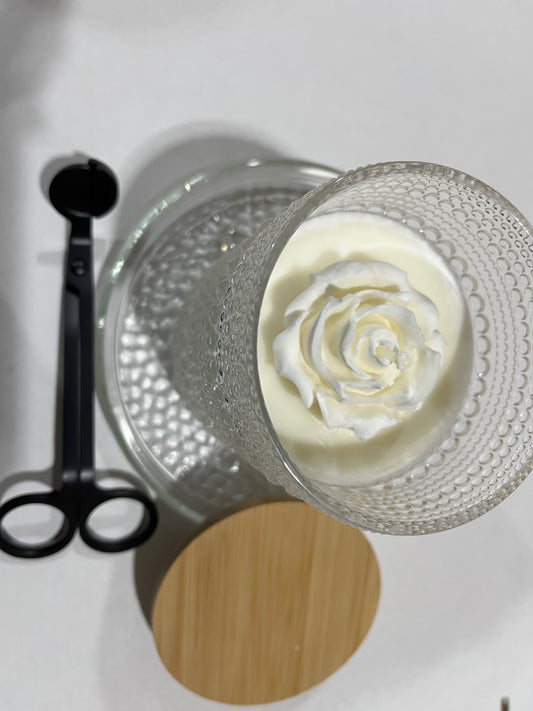 Candle Gift Set- Included 1 - 8.5 ounce candle, 1 Wick trimmer, 1 Candle Trivet